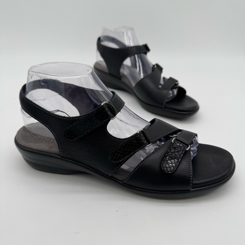 New SAS Tabby Black Leather Slingback Adjustable Sandal Size 10